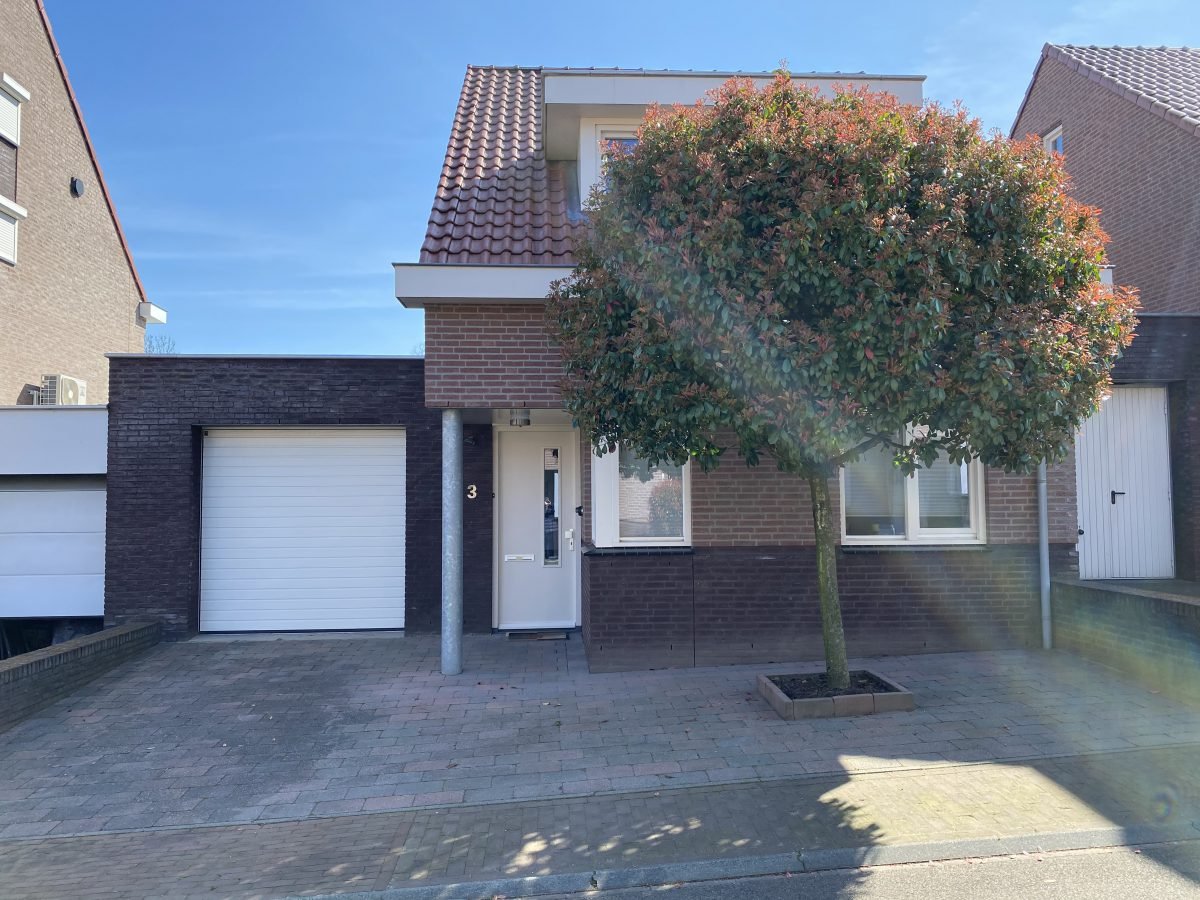 Terraced house for sale: Pastoor Lebensstraat 3, Puth Puth